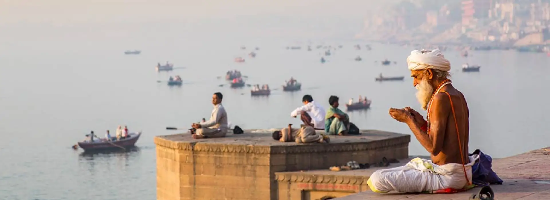 Bus Rental Services in Jaipur for Large Groups