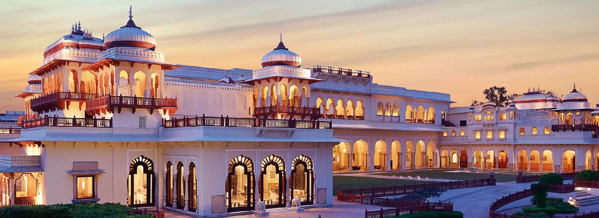 12 Seater Tempo Traveller